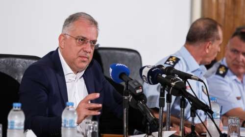 Θεοδωρικάκος: Ανάληψη ευθύνης για την επίθεση στο πολιτικό γραφείο του - Νέες απειλές κατά του υπουργού