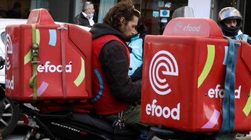 Καραμανλής: &quot;Θα επανεξετάσουμε τον ΚΟΚ για τα δίκυκλα των διανομέων&quot; - Στο μικροσκόπιο τα κουτιά μεταφοράς