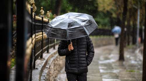 Meteo: Βουτιά του υδράργυρου την Τετάρτη - Πού θα σημειωθούν βροχές και καταιγίδες