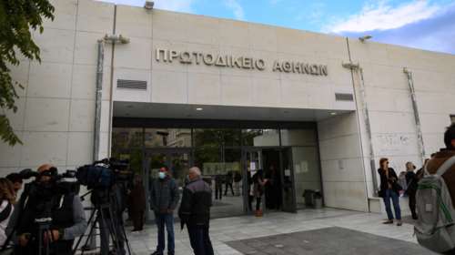 Δίκη Ζακ Κωστόπουλου: &quot;Δέχθηκε σε 11 δευτερόλεπτα 14 κλωτσιές&quot; - Καταθέσεις ότι ο ακτιβιστής κρατούσε γυαλί
