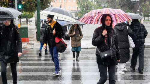 Σε εξέλιξη το εξπρές κύμα κακοκαιρίας: Καταιγίδες, ισχυροί άνεμοι και αφρικανική σκόνη - Τα μεσάνυχτα και στην Αττική