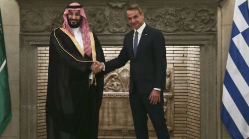 Σε θερμό κλίμα η συνάντηση Μητσοτάκη - Μοχάμεντ μπιν Σαλμάν: Η Ελλάδα γέφυρα για τη μεταφορά ενέργειας από τη Μέση Ανατολή