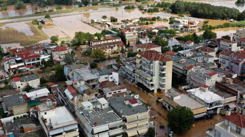 Δυσκολες ώρες στη Λάρισα: Εκκενώθηκαν Γιάννουλη και Άγιος Θωμάς  - Μήνυμα από το 112, ανεβαίνει επικίνδυνα ο Πηνειός