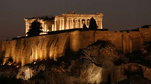 Reuters: Η Ελλάδα δεν είναι πλέον το προβληματικό παιδί της Eυρωζώνης- Ποιο το &quot;στοίχημα&quot; του Μητσοτάκη