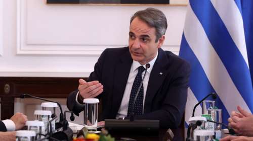 Συναγερμός στην κυβέρνηση για τους δασμούς Τραμπ: Φόβοι για νέα ύφεση στην ελληνική οικονομία