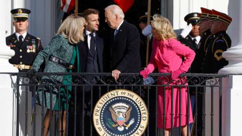 Συνάντηση Μακρόν με Μπάιντεν λίγο πριν την επικοινωνία με Πούτιν: &quot;Συμπολεμιστές ΗΠΑ και Γαλλία στον πόλεμο της Ουκρανίας&quot;