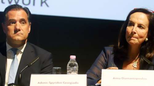 &quot;Μόνο ο Άδωνις καταχέριασε τη Λατινοπούλου για όσα χυδαία είπε για τον Σημίτη&quot;: Το &quot;καρφί&quot; της Διαμαντοπούλου και η αναδίπλωση