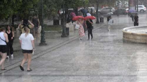 Κακοκαιρία Atena: Ήχησε το 112 σε Ανατολική Μακεδονία, Θράκη και Βόρειο Αιγαίο - Μπόρα και στην Αθήνα