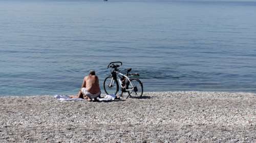 Κορονοϊός: Θα τον φρενάρει η ζέστη ή θα συνεχιστεί και το καλοκαίρι - Η απάντηση των ειδικών