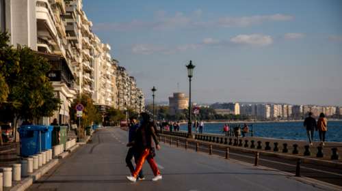 Κορονοϊός: &quot;Βράζει&quot; η Θεσσαλονίκη με 606 νέα κρούσματα - Αισθητή πτώση στην Αττική