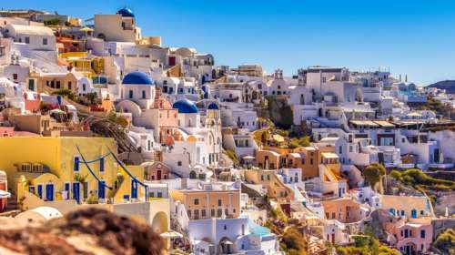 Μοντέλο Βενετίας εφαρμόζει η κυβέρνηση για τον υπερτουρισμό στα νησιά: Πρώτα στη Σαντορίνη, ακολουθεί η Μύκονος