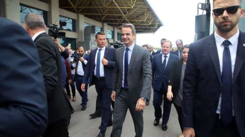 Το δώρο - έκπληξη που περίμενε τον Κυριάκο Μητσοτάκη στη Θεσσαλονίκη [βίντεο]