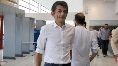 Ο Καρανίκας λάβρος κατά Τσακαλώτου: "Φοροεισπράκτορας, έκανε ό,τι και οι κακοί αστοί"