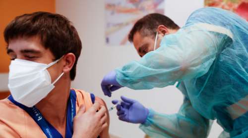 Εμβόλια Pfizer, Moderna και Johnson &amp; Johnson: Πόσο διαρκεί η ανοσία που προσφέρουν