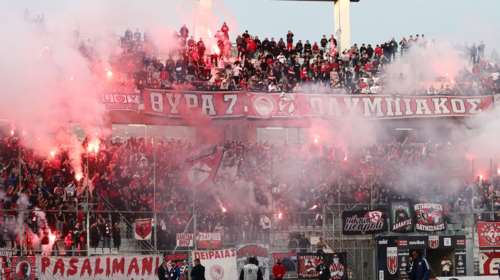 Ολυμπιακός - Βόλος: Διακοπή του αγώνα, σοβαρά επεισόδια και οργή Μπέου - Τι συνέβη στο Πανθεσσαλικό, τι λέει η ΕΛ.ΑΣ