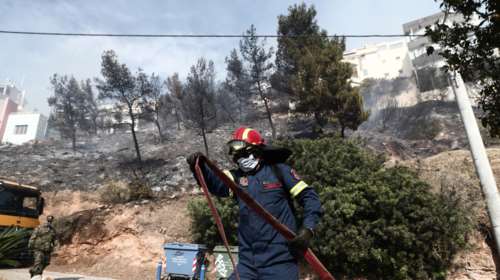 Φωτιά στο Πυργάρι Μεγάρων - Επιχειρούν πέντε οχήματα