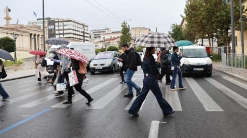 Αλλάζει ο καιρός: Ξεκινά να πέφτει η θερμοκρασία, πού θα σημειωθούν σήμερα βροχές