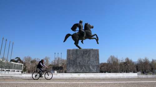 Πέθανε ο γλύπτης Ευάγγελος Μουστάκας - Ο δημιουργός του εμβληματικού αγάλματος του Μεγάλου Αλεξάνδρου στη Θεσσαλονίκη