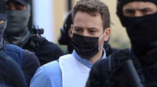 Αποδοκίμασαν τον Αναγνωστόπουλο στην Ευελπίδων: &quot;Να σαπίσεις στη φυλακή&quot; [βίντεο]