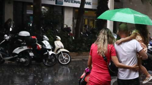 Αλλάζει το σκηνικό του καιρού - Πού και πότε θα &quot;χτυπήσουν&quot; βροχές και καταιγίδες