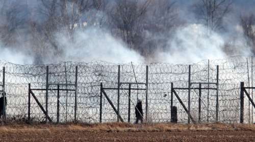 Νέο βίντεο: Τούρκοι στρατιώτες χτυπούν μετανάστες που επιχειρούν να γυρίσουν πίσω από τα σύνορα