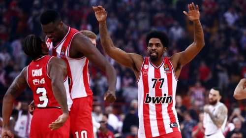 Ολυμπιακός – Μονακό 75-73: Τέταρτη σερί νίκη με ΜακΚίσικ και φουλ για τετράδα