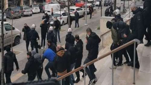 Δολοφονία 19χρονου Άλκη: Δίωξη για ανθρωποκτονία με δόλο και στους οκτώ συλληφθέντες -Ύβρεις και κατάρες κατά την έξοδο