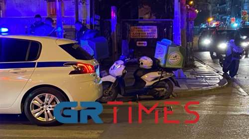 Θεσσαλονίκη: Νέο τροχαίο με διανομέα - Καταδίωξαν τον οδηγό ΙΧ που προσπάθησε να διαφύγει [εικόνες-βίντεο]