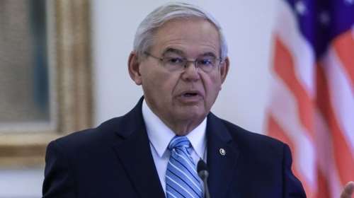 Μπομπ Μενέντεζ: Η πρώτη αντίδραση μετά τις κατηγορίες για διαφθορά - &quot;Προσπαθούν  να φιμώσουν τη φωνή μου&quot;