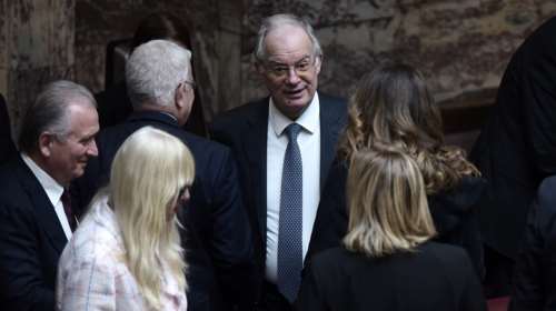 Το γεύμα Σακελλαροπούλου - Τασούλα, οι θετικές ψήφοι των Σπαρτιατών και το μπρα ντε φερ ΠΑΣΟΚ-ΣΥΡΙΖΑ