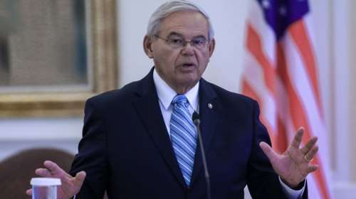 Γερουσιαστής Μενέντεζ: Παρέμβαση για τη φυλάκιση Φρέντι Μπελέρη - &quot;Προβληματίζομαι για τη σύλληψη&quot;