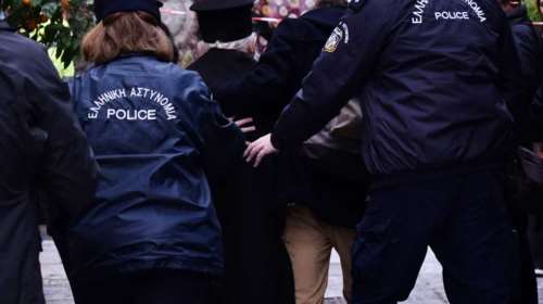 Συνελήφθη στα ΚΤΕΛ Λάρισας ο καταχραστής ιερέας με τα 3,8 εκατ. ευρώ από τα Φάρσαλα
