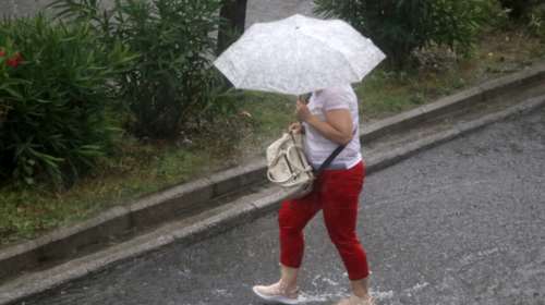 Καιρός: Βροχές και τοπικές καταιγίδες για σήμερα Δευτέρα - Μικρή πτώση της θερμοκρασίας