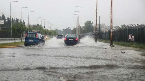 Πρόβλεψη Μαρουσάκη: Βροχές και καταιγίδες την Τρίτη - &quot;Κατεβαίνει πολύ κρύο από τη Ρωσία την Πέμπτη&quot; [Χάρτες]