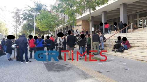 Θεσσαλονίκη: Συγκέντρωση αλληλεγγύης αντιεξουσιαστών στους δύο συλληφθέντες για τα επεισόδια του Σαββάτου [βίντεο]