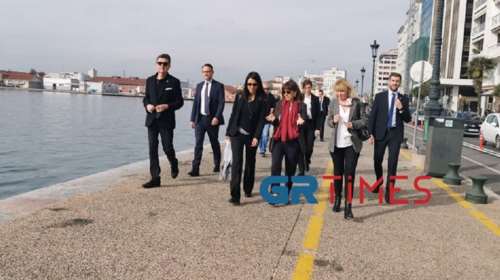 Κατερίνα Σακελλαροπούλου: Τα &quot;μπράβο&quot; στον φωτογράφο για το συγκλονιστικό στιγμιότυπο στο εξώφυλλο του Time