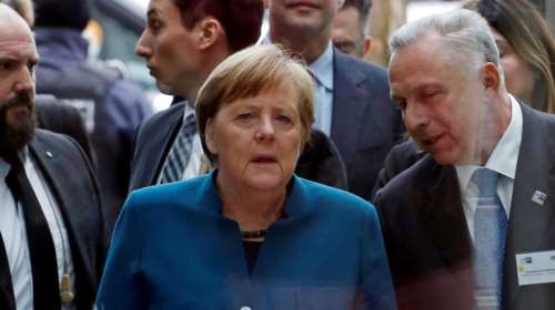 Μήνυμα Μέρκελ σε Άγκυρα: Μην φορτώνετε τα προβλήματά σας στους μετανάστες