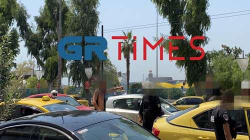 Πειραιάς: Ταξιτζήδες πιάστηκαν στα χέρια - Παρενέβη η ΕΛΑΣ [Εικόνες - Βίντεο]