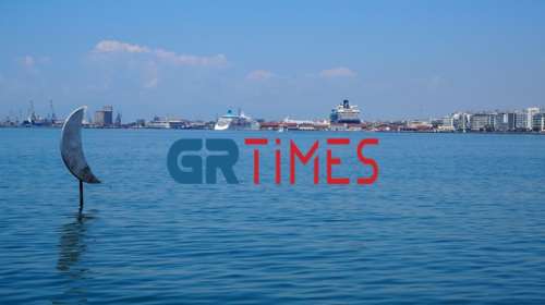 Θεσσαλονίκη: Δύο κρουαζιερόπλοια με πάνω από 3000 επιβάτες κατέπλευσαν στο λιμάνι [βίντεο]