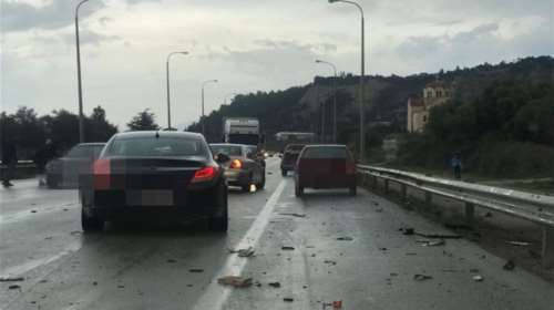 Θεσσαλονίκη: Σύγκρουση στρατιωτικού λεωφορείου, απορριμματοφόρου και ΙΧ - Ένας τραυματίας