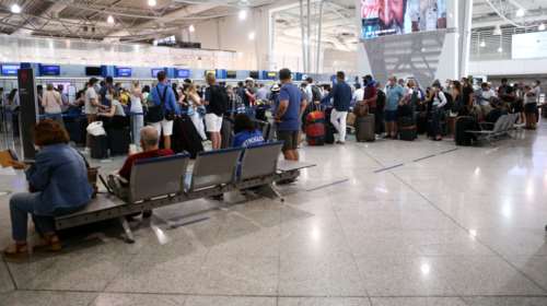 Μετάλλαξη Όμικρον: &quot;Έχει ξεπεράσει τη Δέλτα, δεν μπορεί να περιοριστεί&quot;