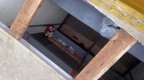 Θεσσαλονίκη: 41χρονος έκρυβε 26 μετανάστες σε ειδική κρύπτη στο φορτηγό