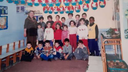 Οι φωτογραφίες του Γιάννη Αντετοκούνμπο από το νηπιαγωγείο και η συγκινητική εξιστόρηση της δασκάλας του