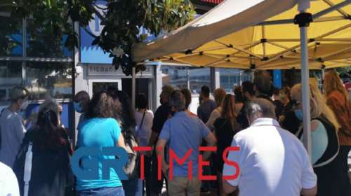 Θεσσαλονίκη: Καθυστέρηση και ουρές στο εμβολιαστικό κέντρο της ΔΕΘ- Τι συνέβη