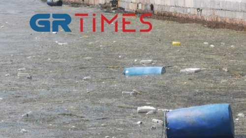 Σκουπιδότοπος ο Θερμαϊκός: Γέμισε με βαρέλια, πλαστικά και τελάρα - Έντονη δυσοσμία [εικόνες-βίντεο]