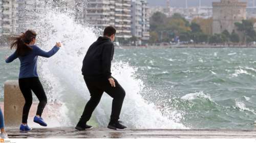 Καιρός: Έκτακτο δελτίο θυελλωδών ανέμων και πτώση της θερμοκρασίας - Οι περιοχές που επηρεάζονται