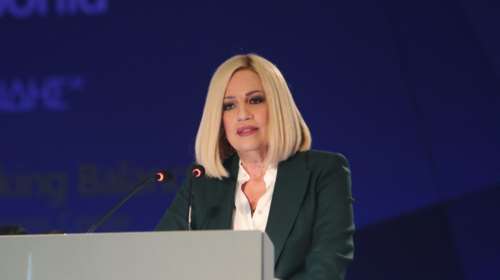 Γεννηματά: &quot;Η κυβέρνηση παίζει κορώνα - γράμματα την κρίση στην υγεία και την παιδεία&quot;