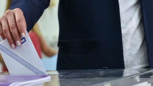 Δημοσκόπηση Pulse: Διχασμένοι οι πολίτες για τον Άγνωστο Στρατιώτη - Ποιοι θα ψηφίσουν Τσίπρα και Σαμαρά