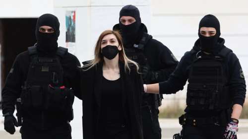 Μαυροντυμένη και δακρυσμένη η Πισπιρίγκου στο δικαστήριο - Κούγιας: &quot;Κλαρινογαμπρός ο πρώην συνήγορος&quot;