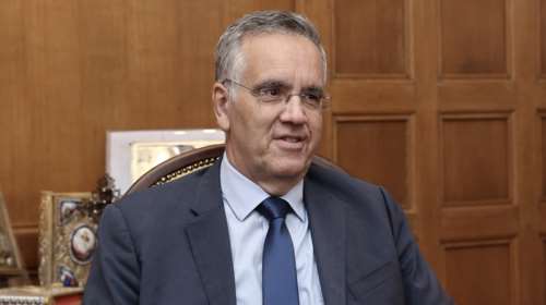 16 συνταγματολόγοι καρφώνουν Ντογιάκο για τη γνωμοδότηση σχετικά με τις υποκλοπές - Τι αναφέρουν Αλιβιζάτος, Βενιζέλος